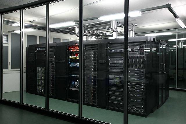 可web浏览的嵌入式机房监控辅助管理系统